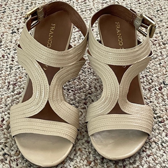 Franco Sarto Size 8.5 Cream Colored Cut Out Sandals/Heels - Picture 5 of 6